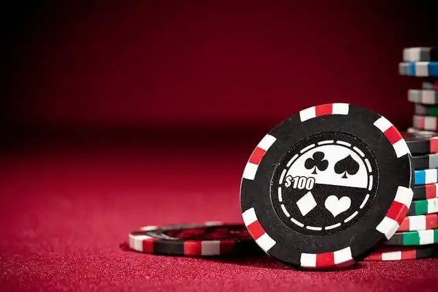 Pemain menunjukkan kemenangan sportsbook dan live casino di amin4d